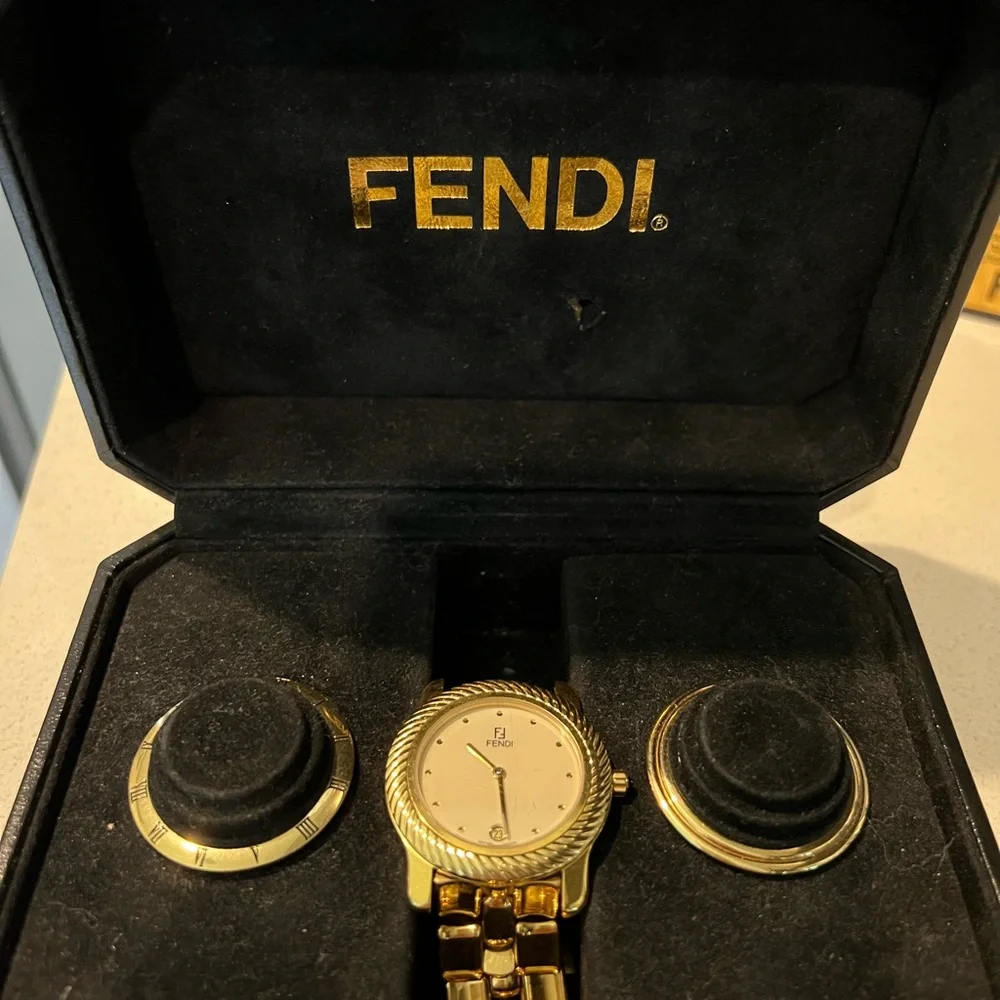 VINTAGE FENDI gold watch - Picture 4 of 10